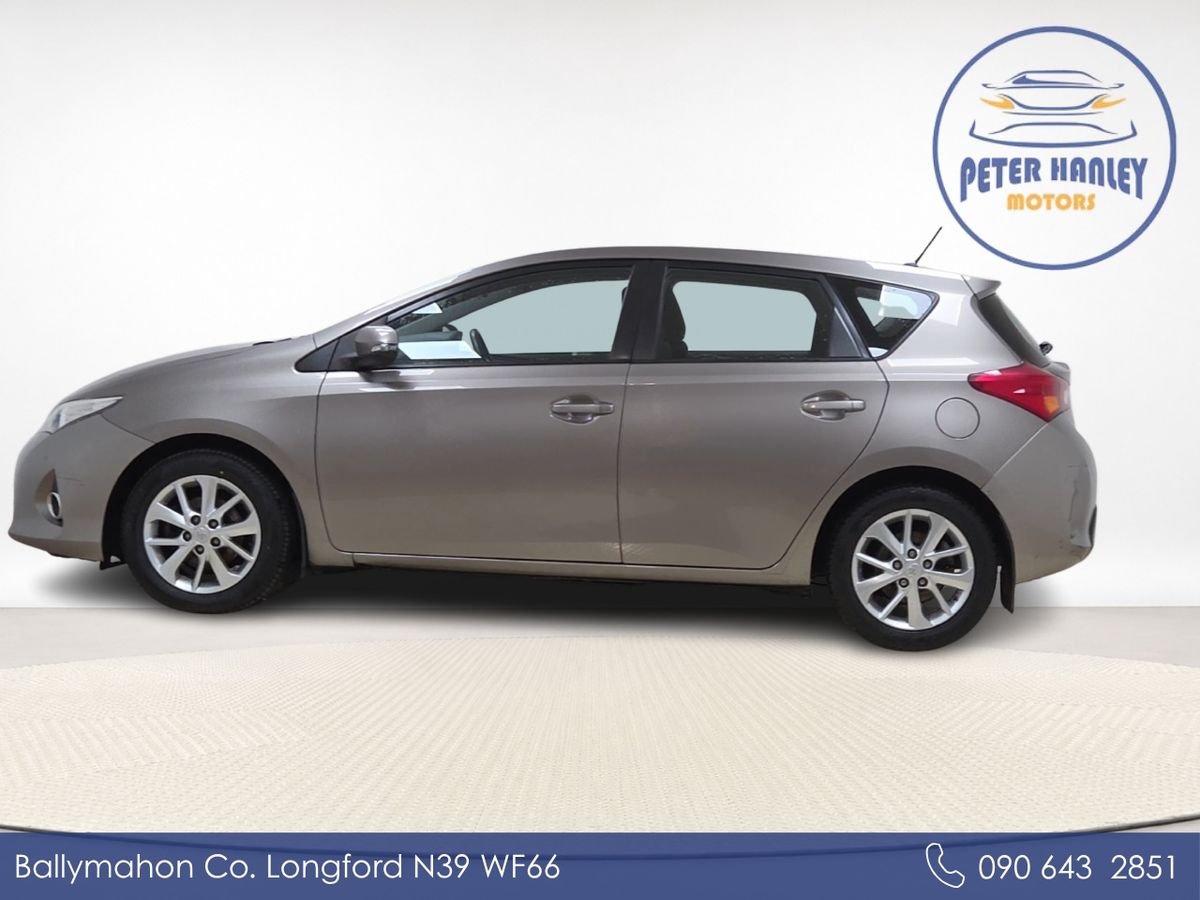 Toyota Auris D-4D 90 (1.4) 5Dr Aura