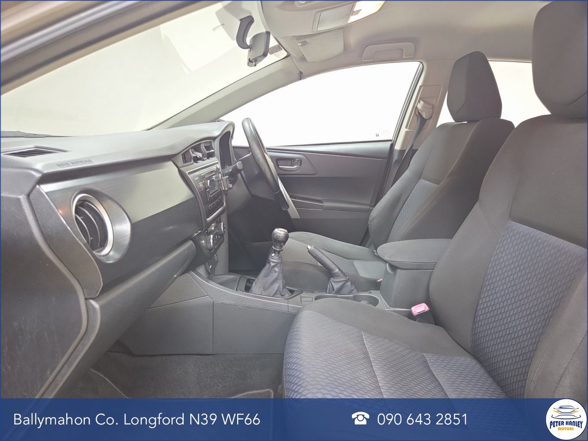 Toyota Auris D-4D 90 (1.4) 5Dr Aura