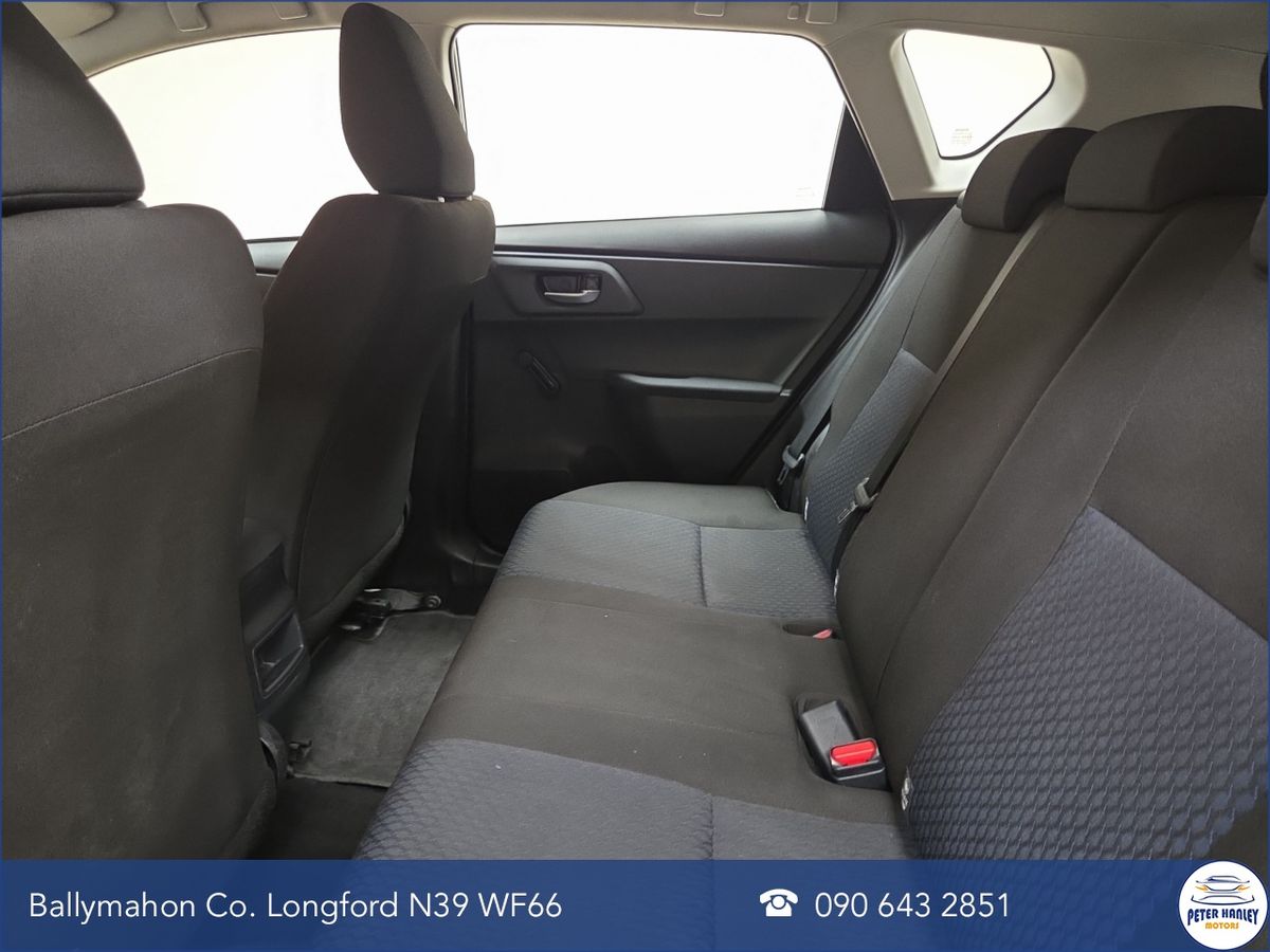 Toyota Auris D-4D 90 (1.4) 5Dr Aura