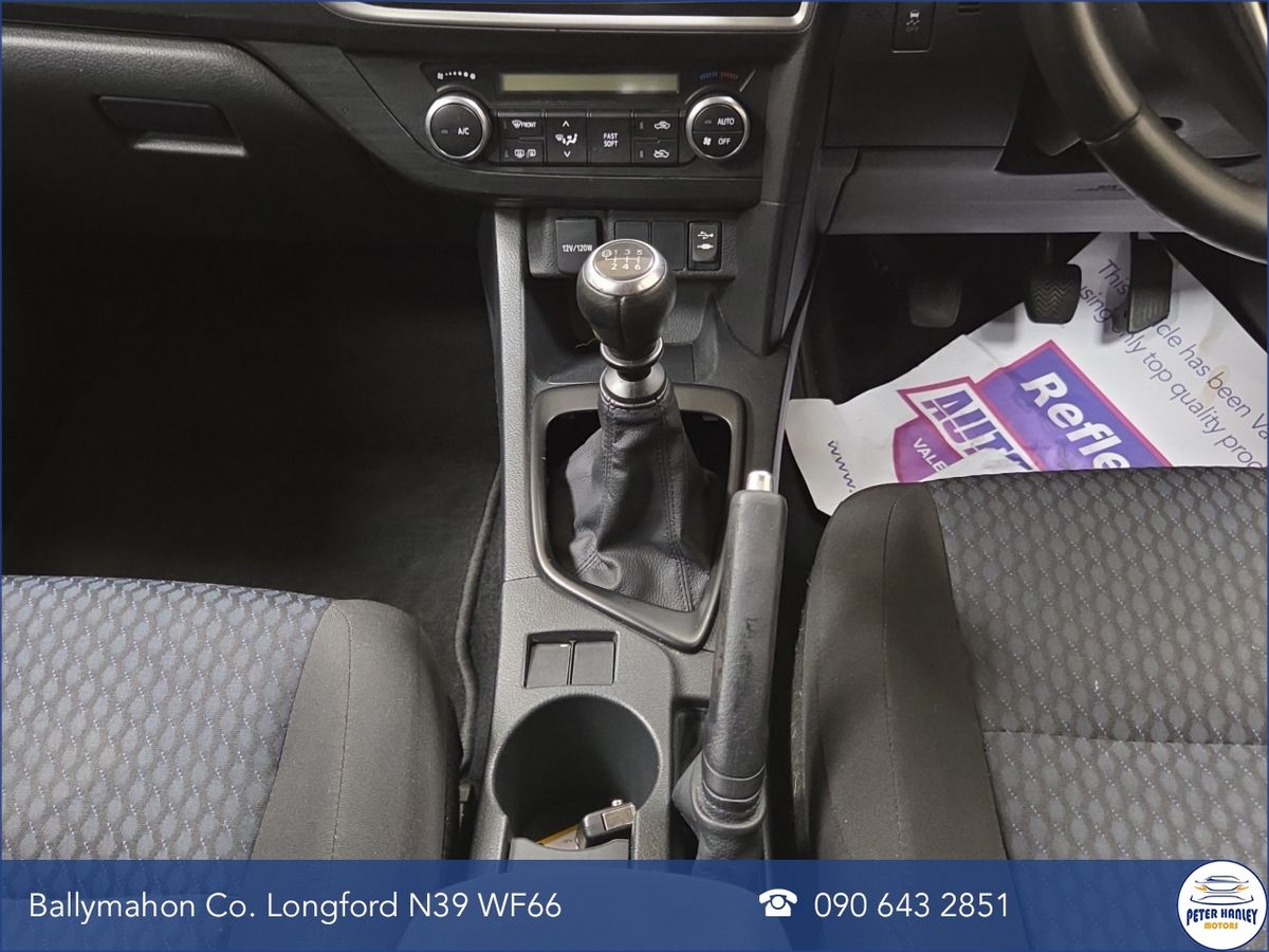 Toyota Auris D-4D 90 (1.4) 5Dr Aura