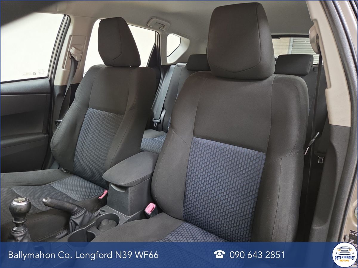 Toyota Auris D-4D 90 (1.4) 5Dr Aura