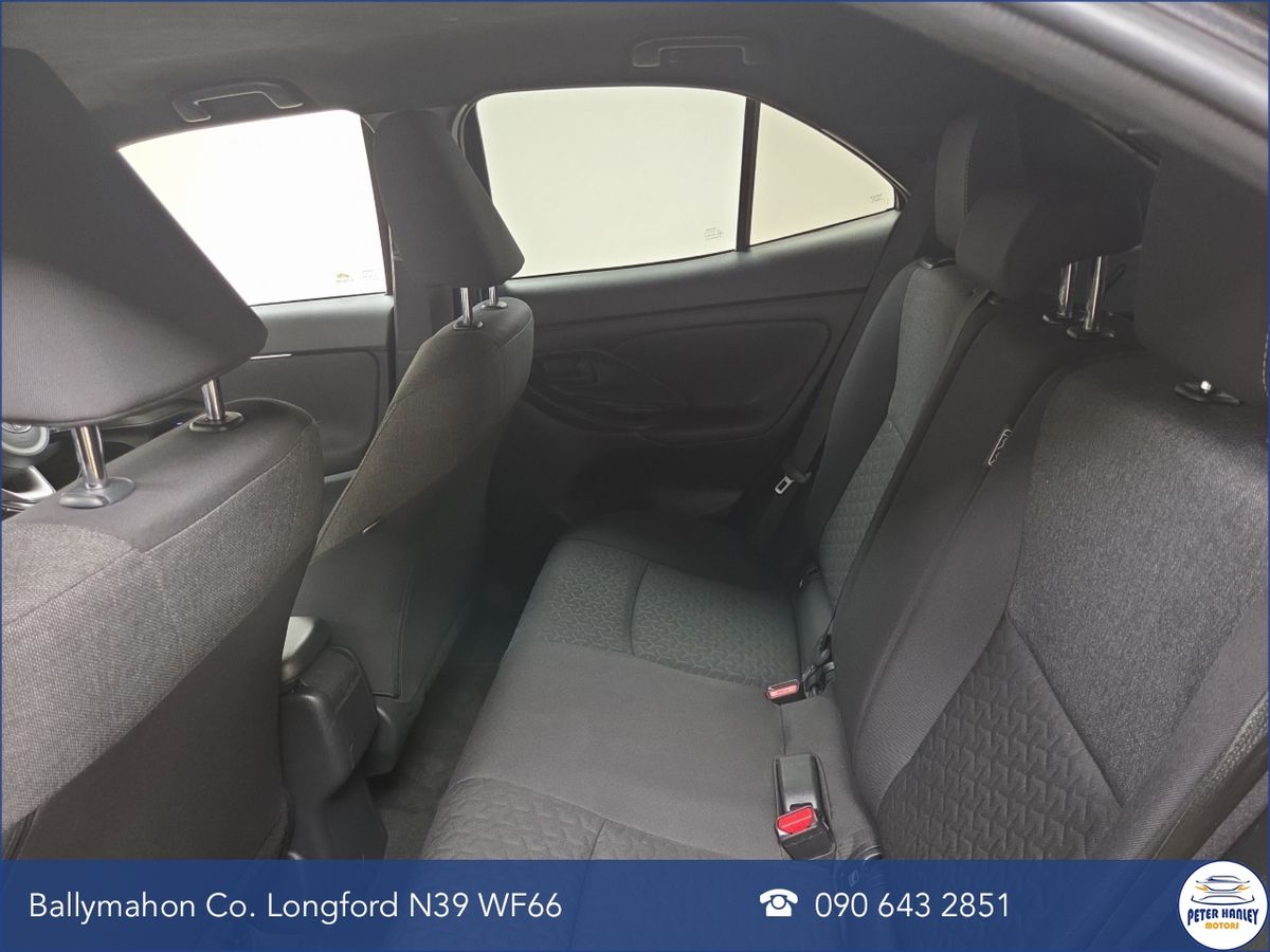 Toyota Yaris Yaris Cross Design Hev Auto  Design  VVT-h 116 E-CVT Auto Start/Stop