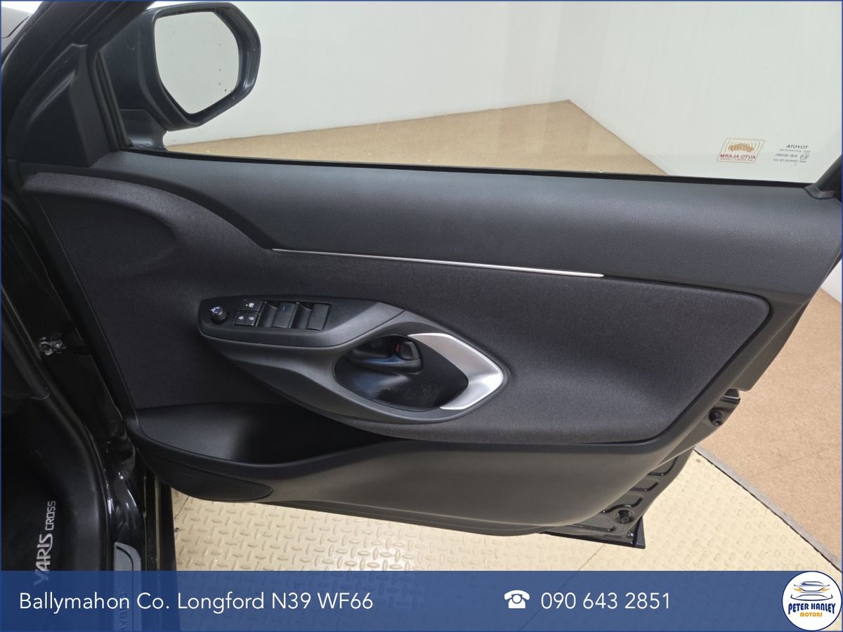 Toyota Yaris Yaris Cross Design Hev Auto  Design  VVT-h 116 E-CVT Auto Start/Stop