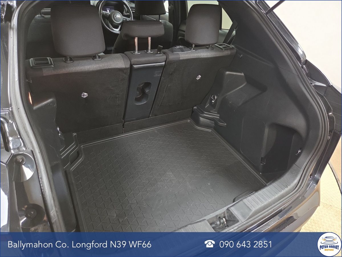 Toyota Yaris Yaris Cross Design Hev Auto  Design  VVT-h 116 E-CVT Auto Start/Stop
