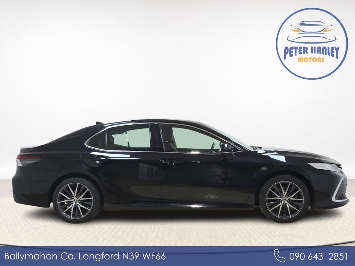 Toyota Camry 2.5 Hybrid Platinum Edition