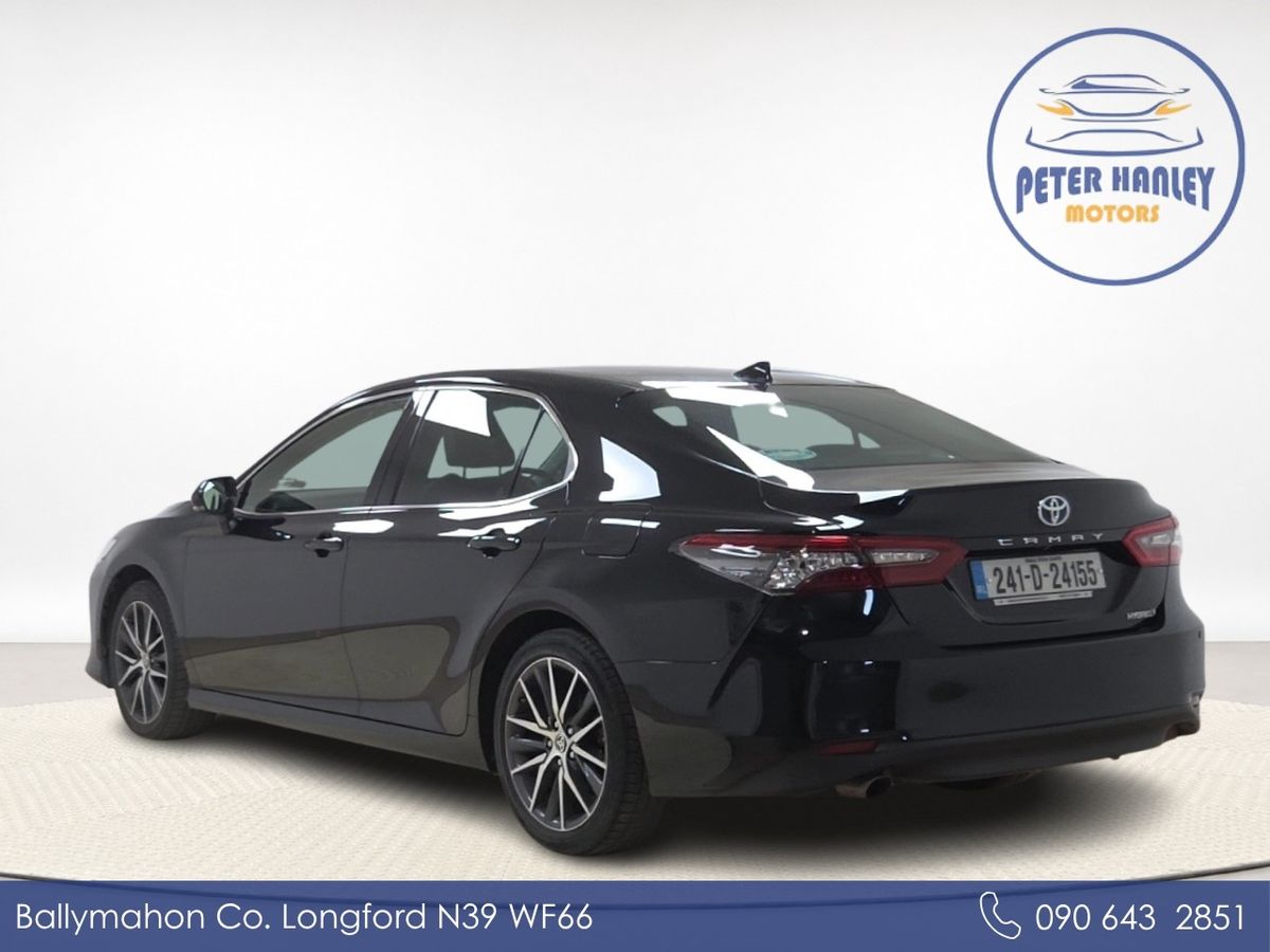 Toyota Camry 2.5 Hybrid Platinum Edition