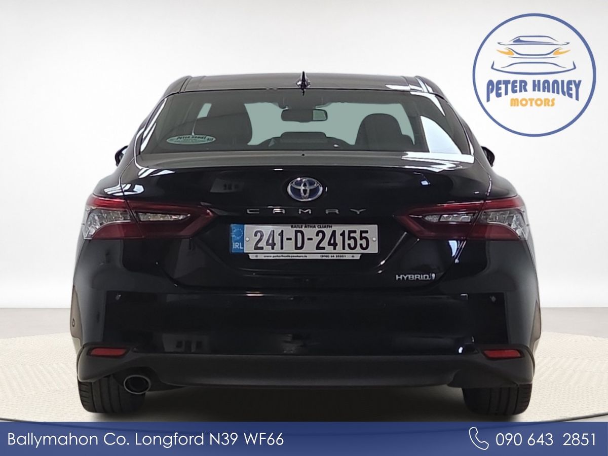 Toyota Camry 2.5 Hybrid Platinum Edition