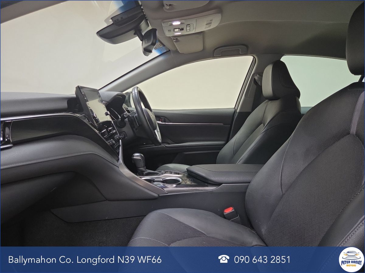 Toyota Camry 2.5 Hybrid Platinum Edition