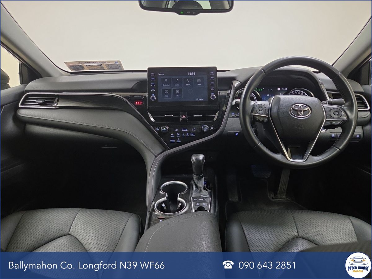 Toyota Camry 2.5 Hybrid Platinum Edition