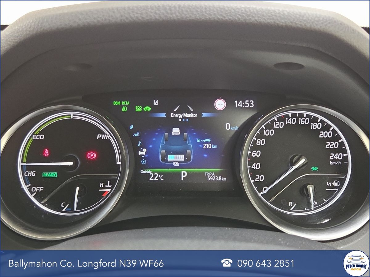 Toyota Camry 2.5 Hybrid Platinum Edition