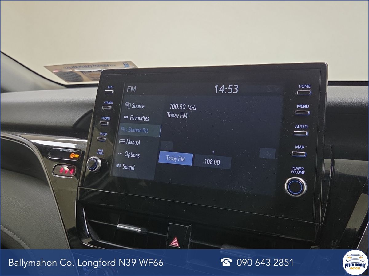 Toyota Camry 2.5 Hybrid Platinum Edition