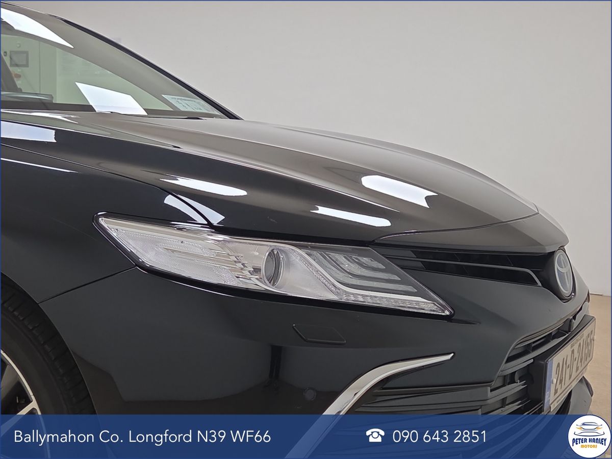Toyota Camry 2.5 Hybrid Platinum Edition