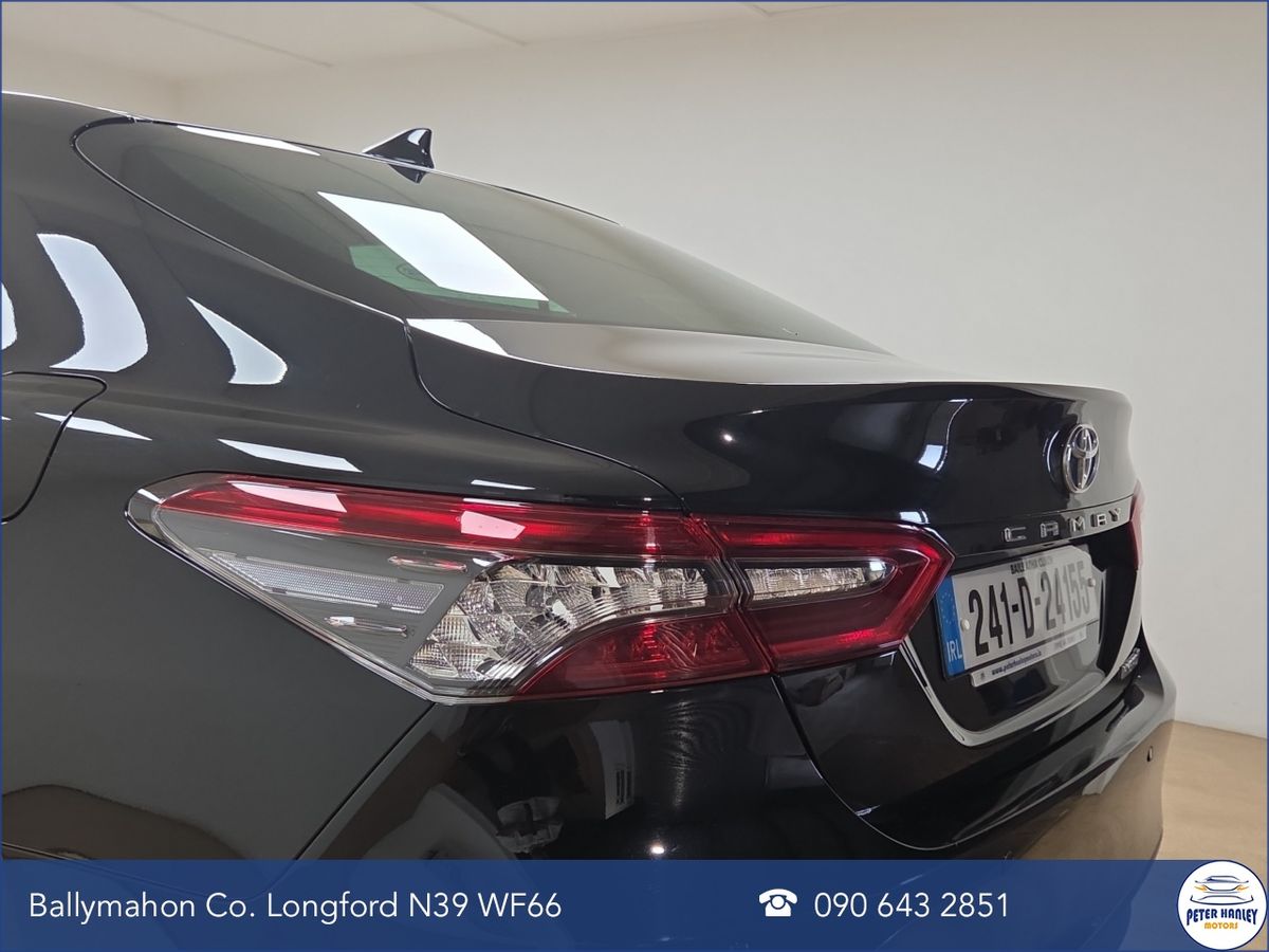 Toyota Camry 2.5 Hybrid Platinum Edition