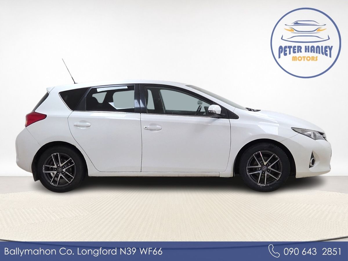 Toyota Auris D-4D 90 (1.4) 5Dr Luna