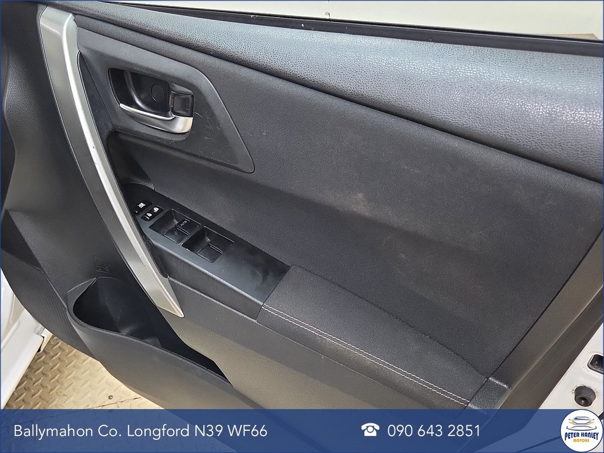 Toyota Auris D-4D 90 (1.4) 5Dr Luna