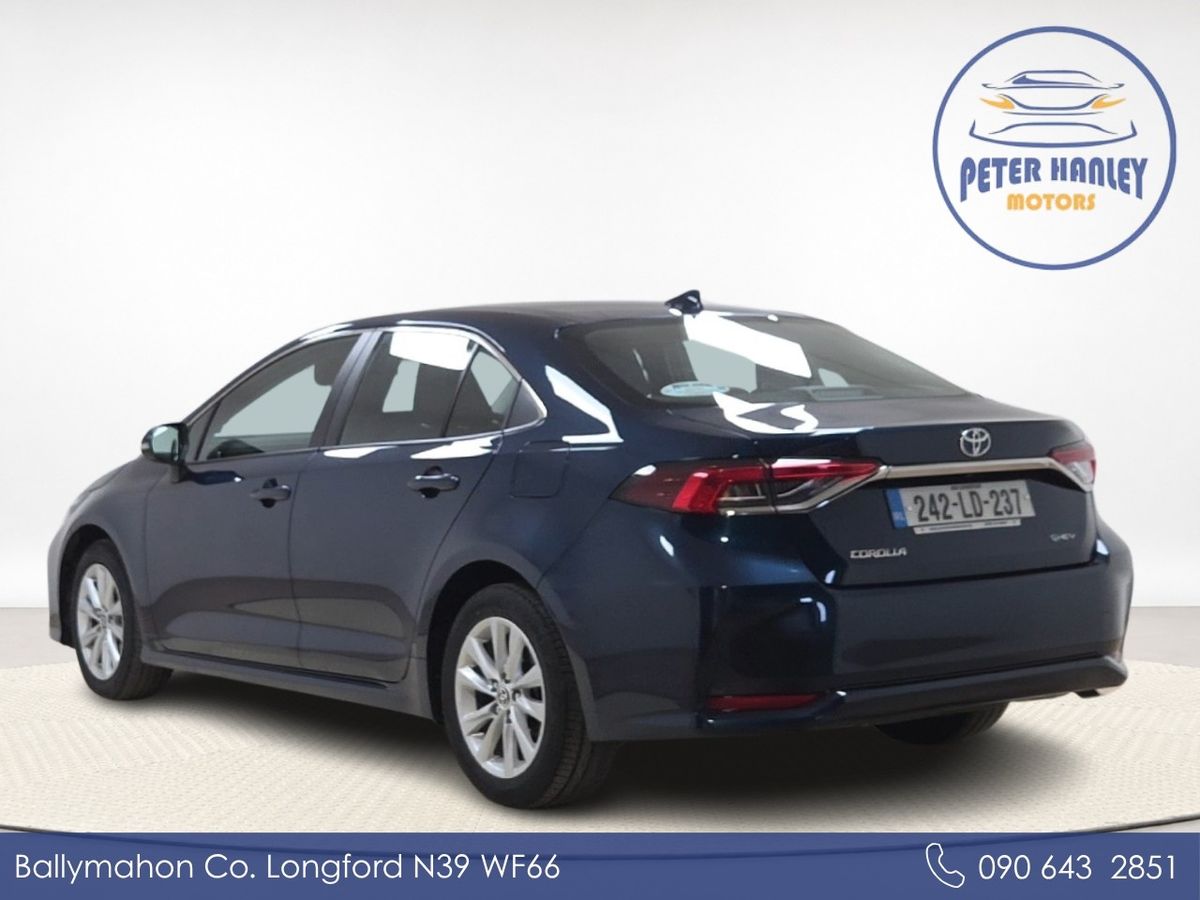 Toyota Corolla 1.8 Hybrid Luna Saloon