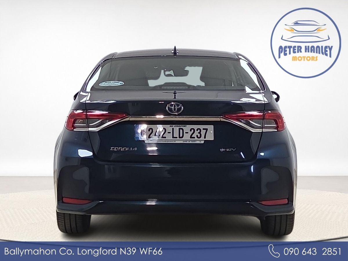 Toyota Corolla 1.8 Hybrid Luna Saloon