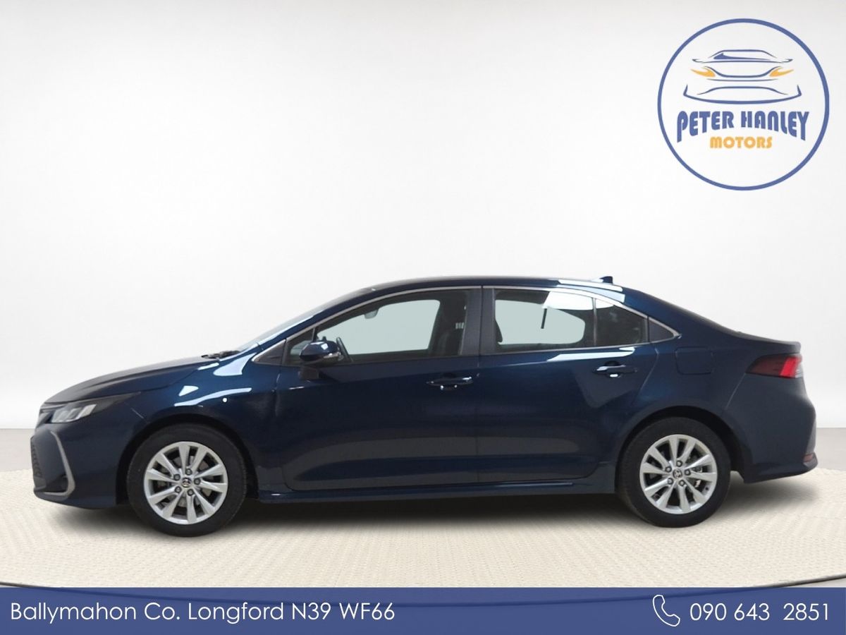 Toyota Corolla 1.8 Hybrid Luna Saloon