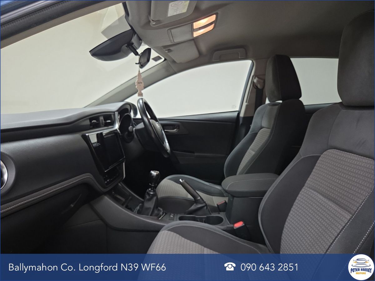 Toyota Auris 1.2 D4-T 5Dr Sol