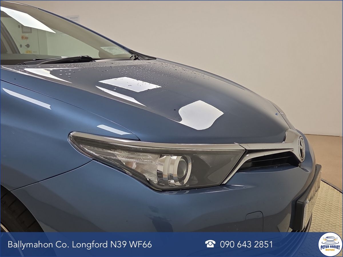 Toyota Auris 1.2 D4-T 5Dr Sol