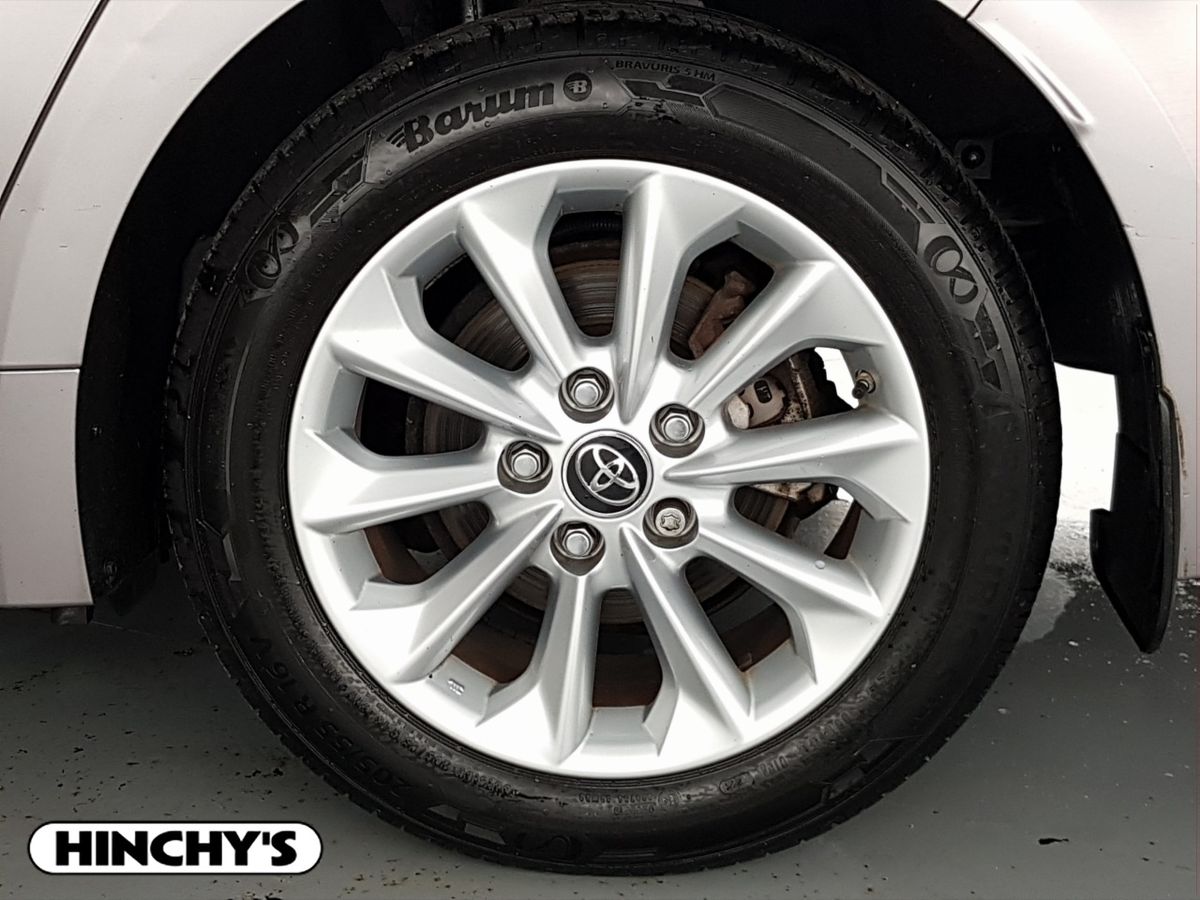 Toyota Toyota Corolla 1.8 Hybrid Luna Saloon