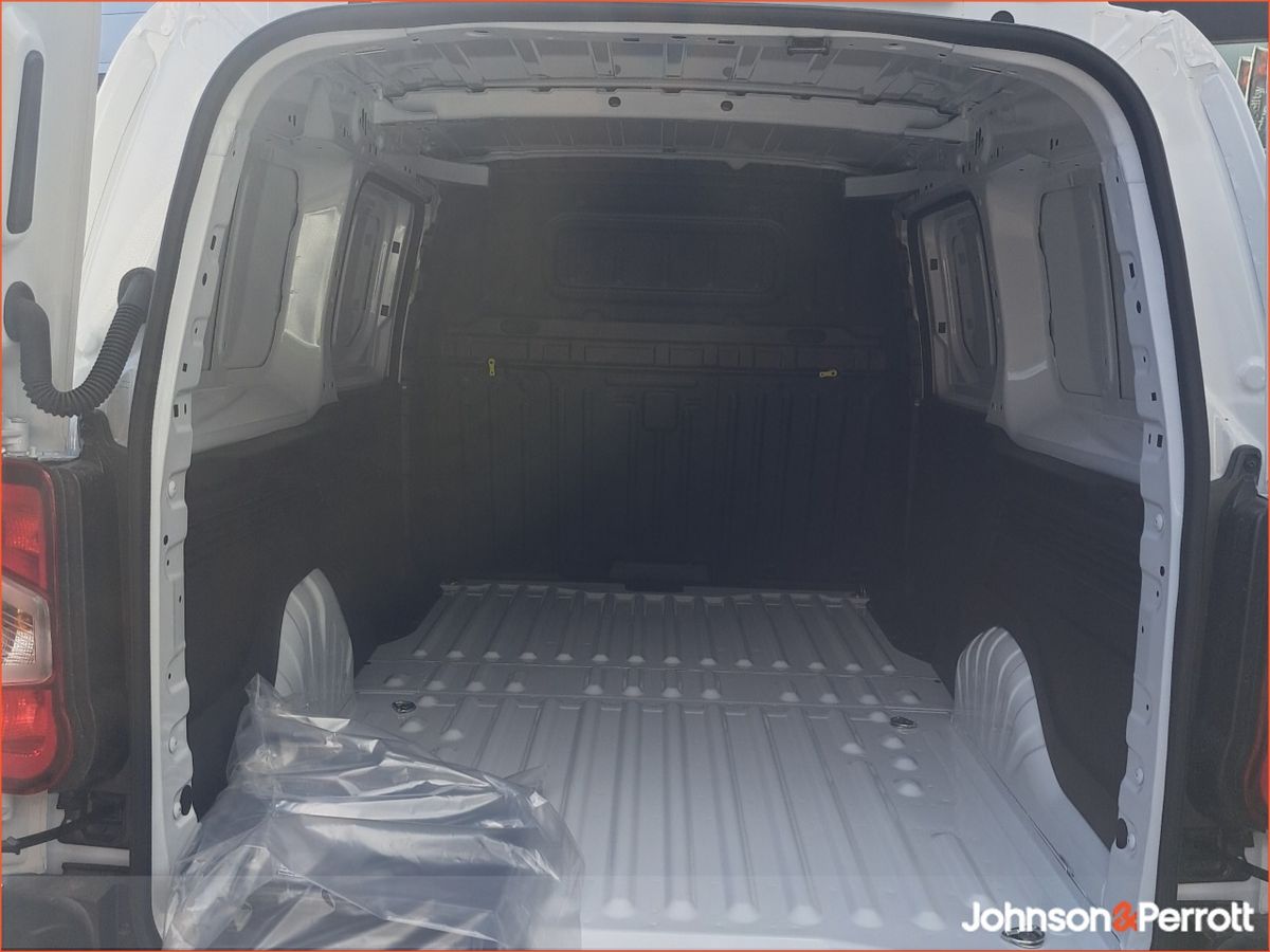 Opel Combo Komfort 2300 L2H1 1.5 (100PS)