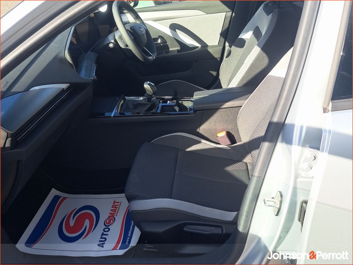 Opel Astra Elegance 1.2 130hp 6-speed manual MY25