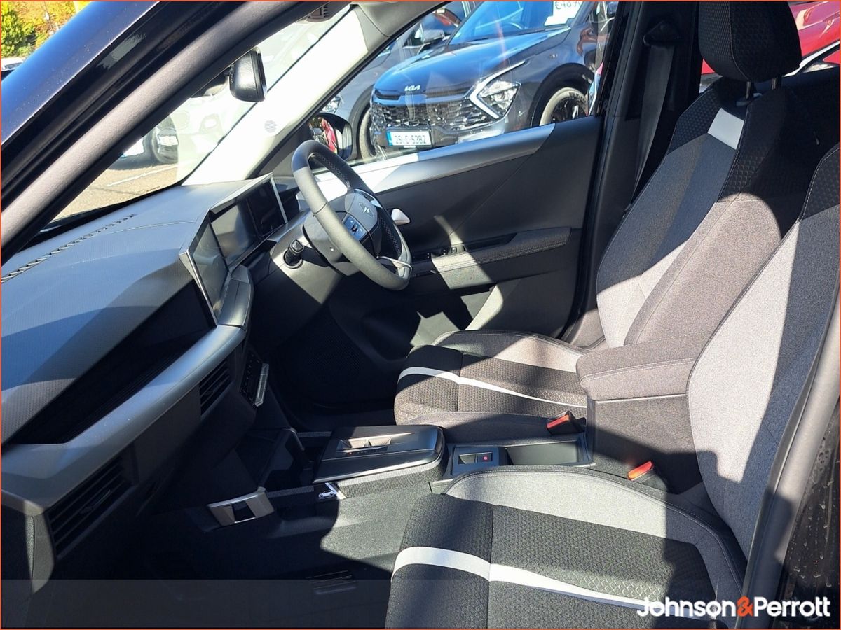 Opel Frontera Hybrid 1.2 GS 136HP