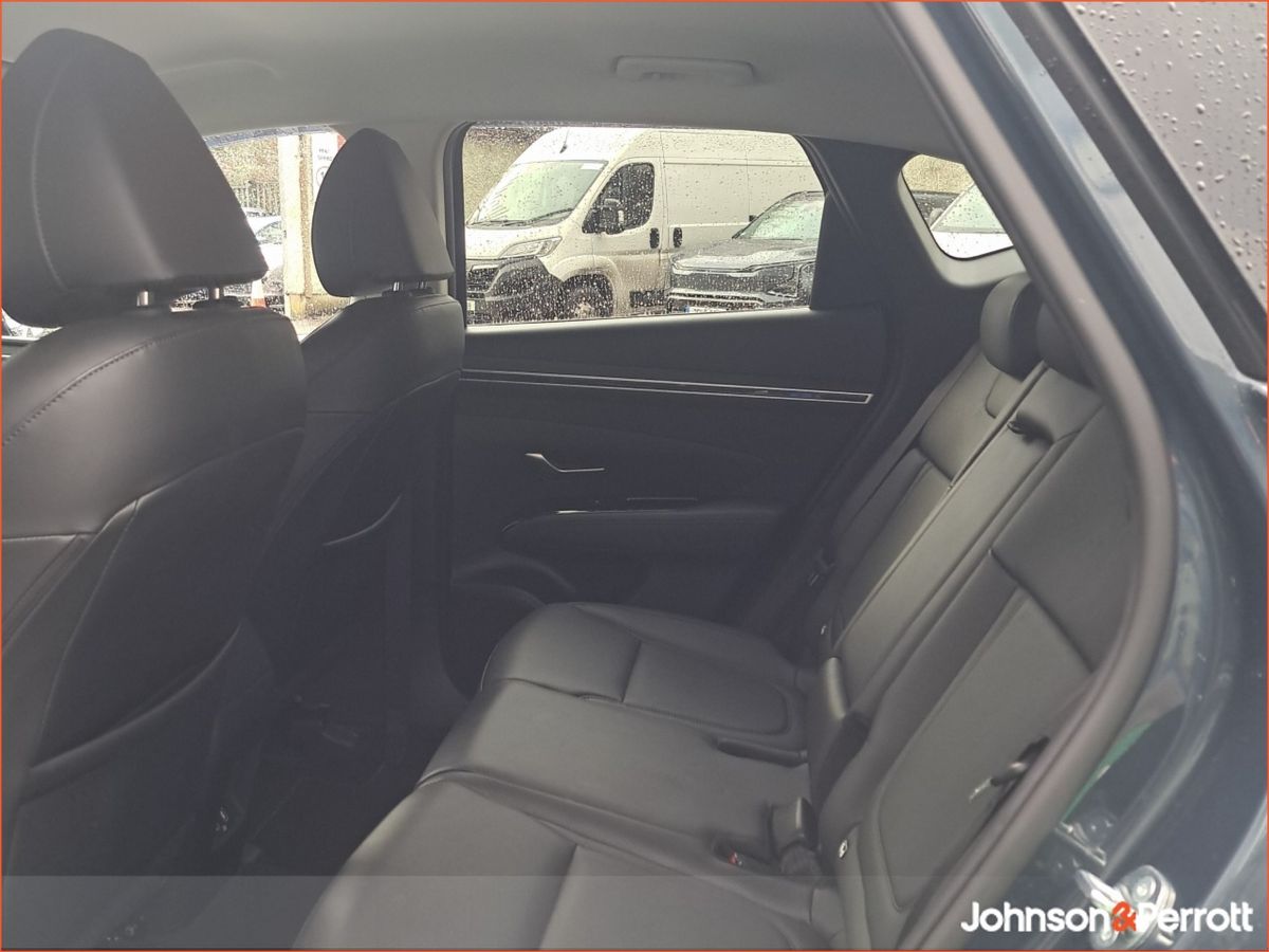 Hyundai Tucson 2WD Executive w.2 Tone Roof