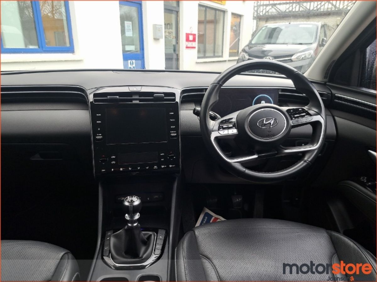 Hyundai Tucson 2WD Executive w.2 Tone Roof