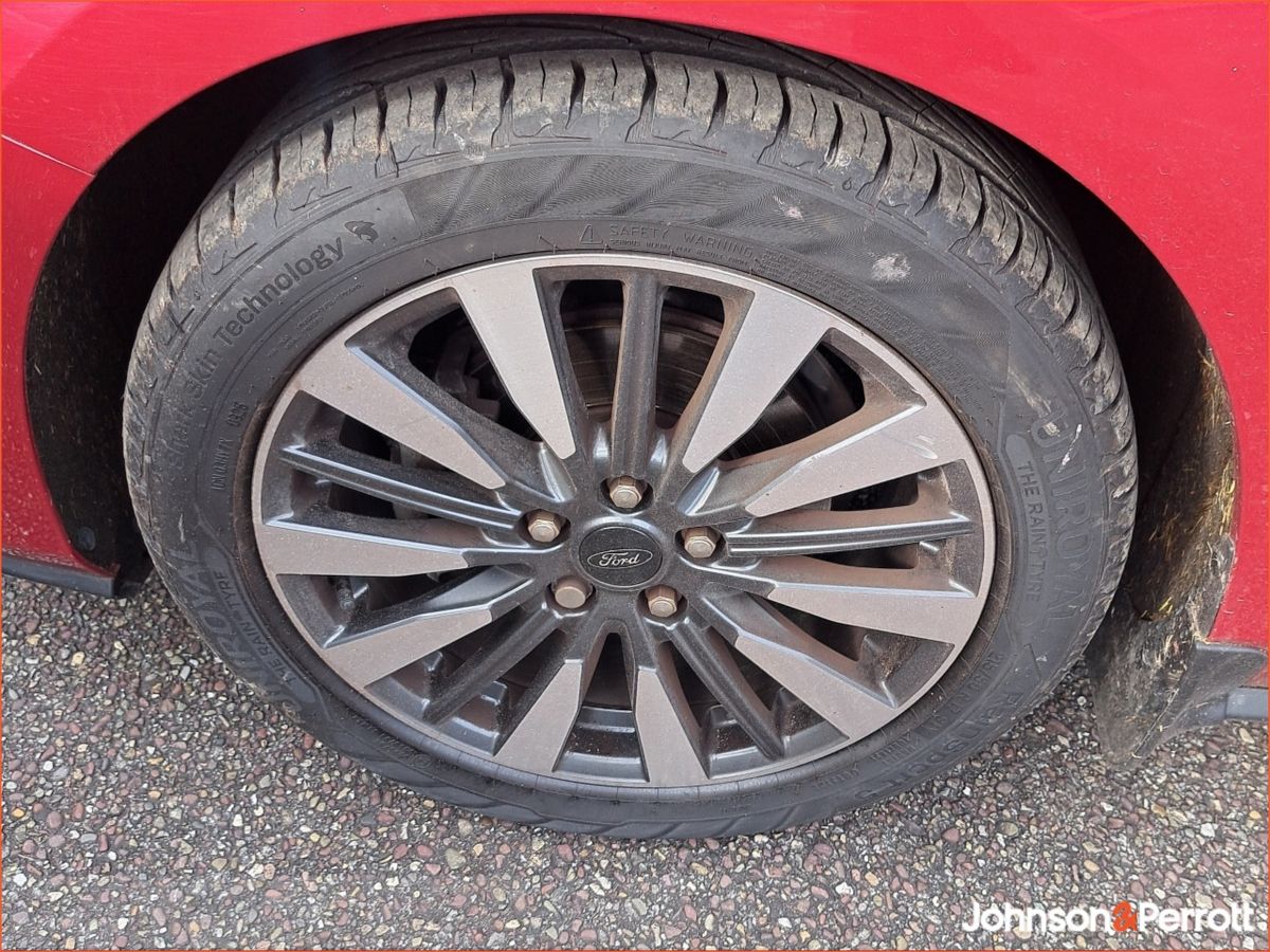 Ford Focus 1.0L EcoBoost 125PS Titanium Vignale