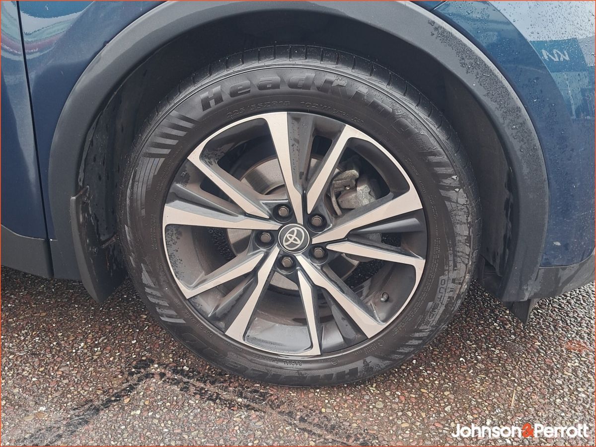 Toyota C-HR 1.8 HYBRID SPORT