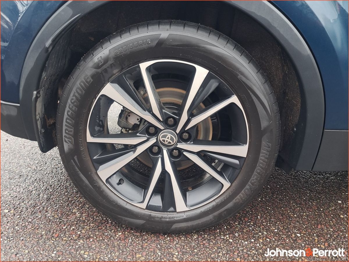 Toyota C-HR 1.8 HYBRID SPORT