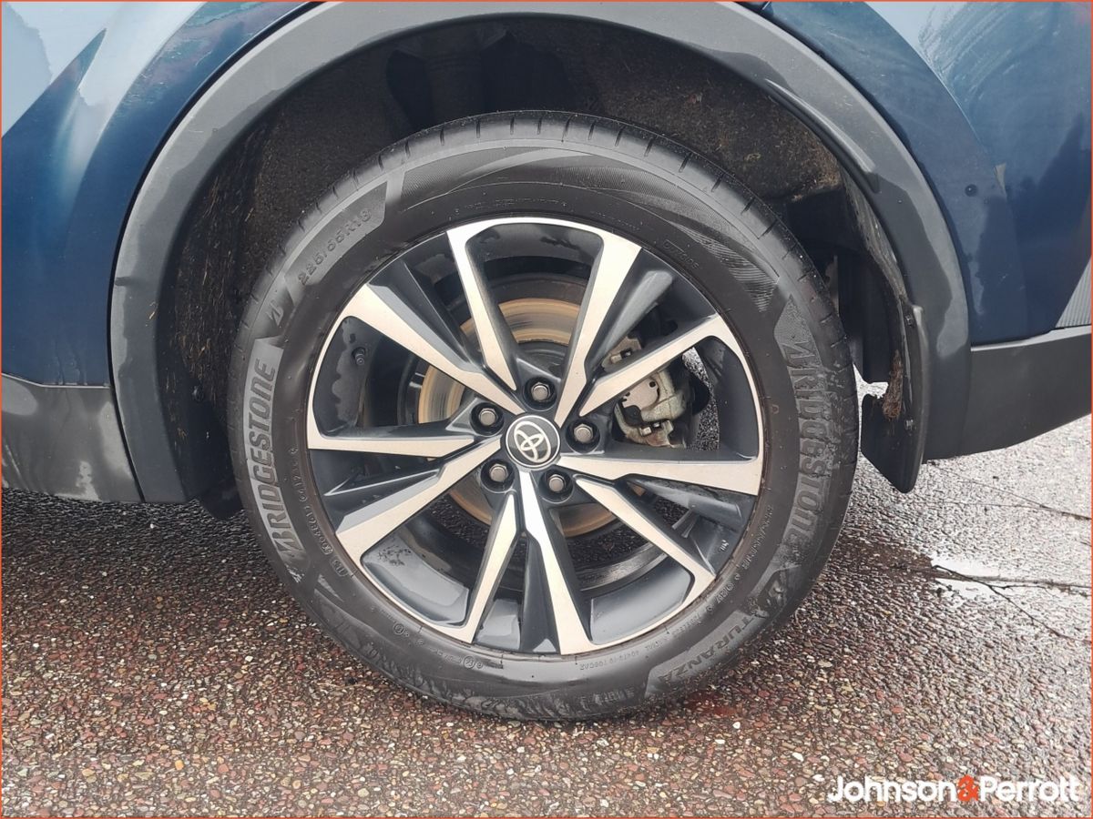 Toyota C-HR 1.8 HYBRID SPORT