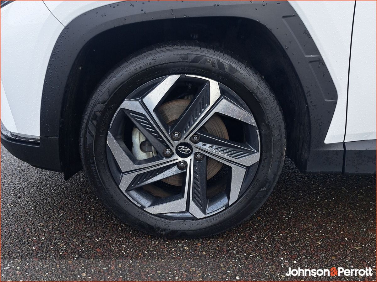 Hyundai Tucson 2WD Executive Plus HEV STG Auto