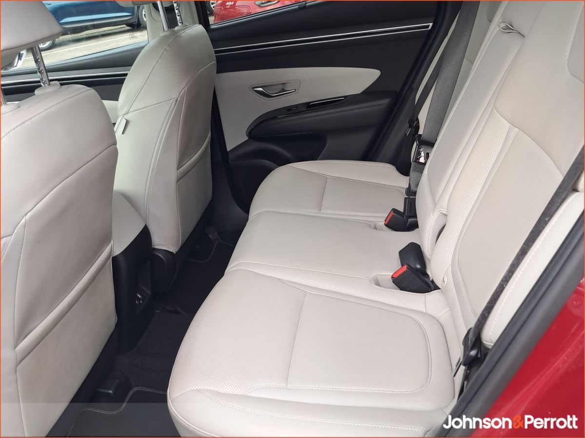 Hyundai Tucson 2WD Executive Plus w 2 Tone Roof