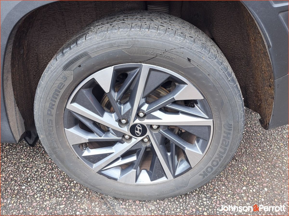 Hyundai Tucson 2WD Executive Plus w 2 Tone Roof