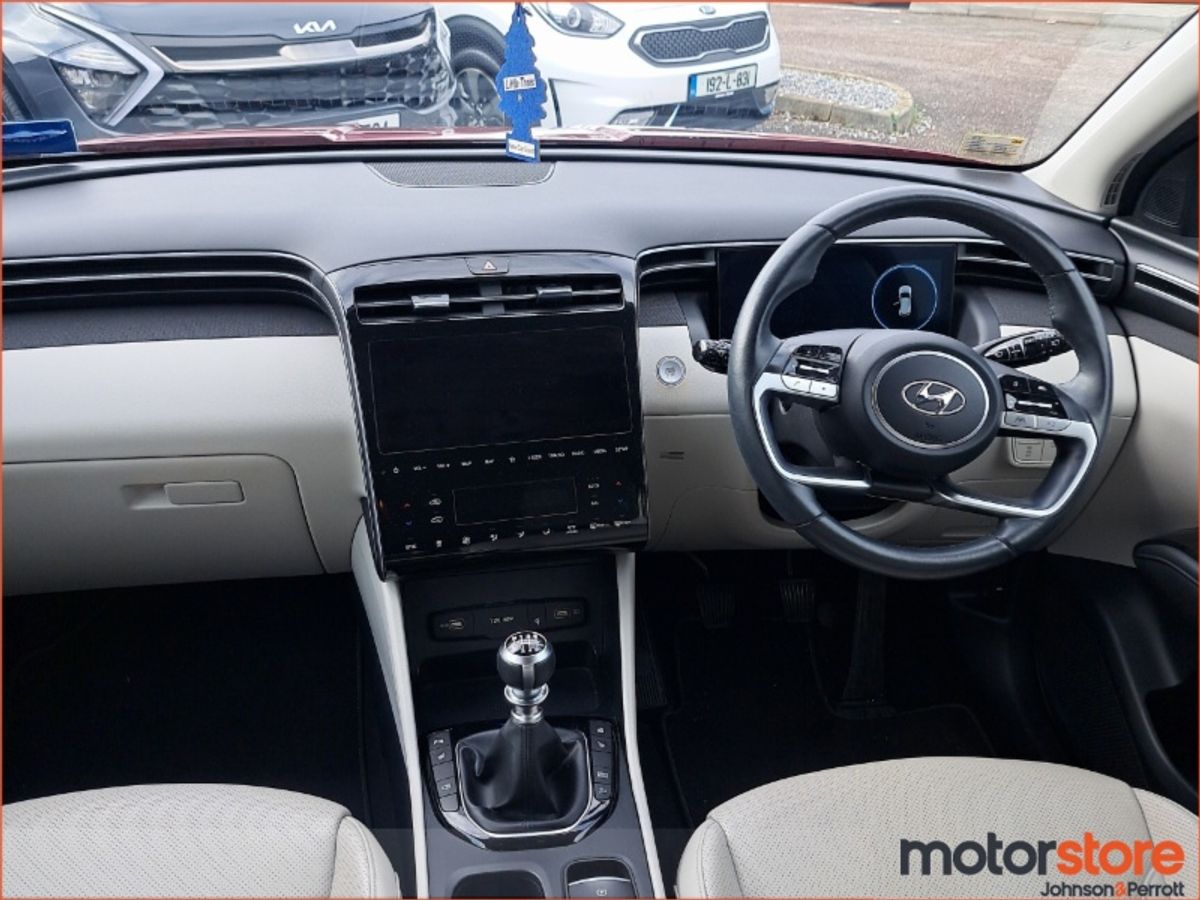 Hyundai Tucson 2WD Executive Plus w 2 Tone Roof