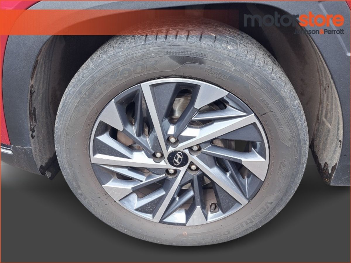Hyundai Tucson 2WD Executive Plus w 2 Tone Roof