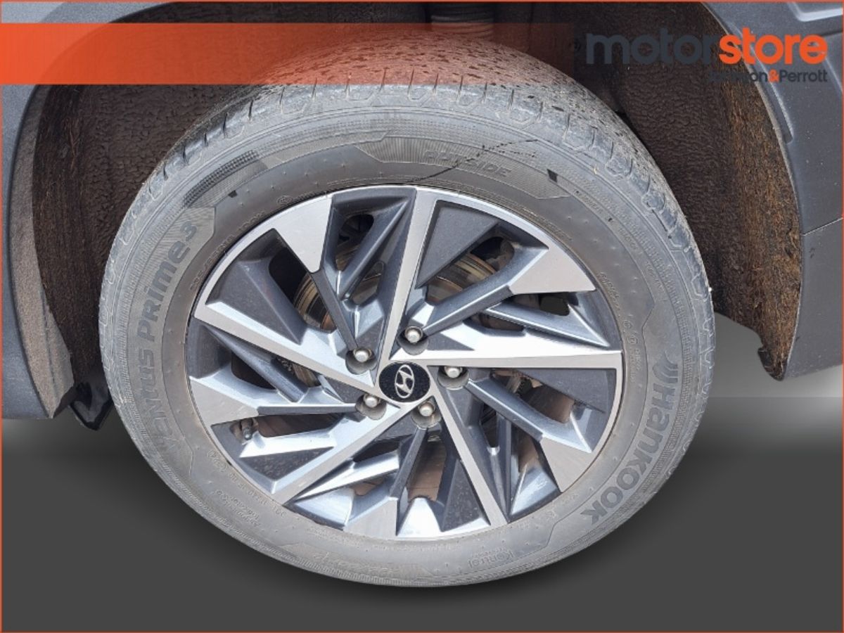Hyundai Tucson 2WD Executive Plus w 2 Tone Roof