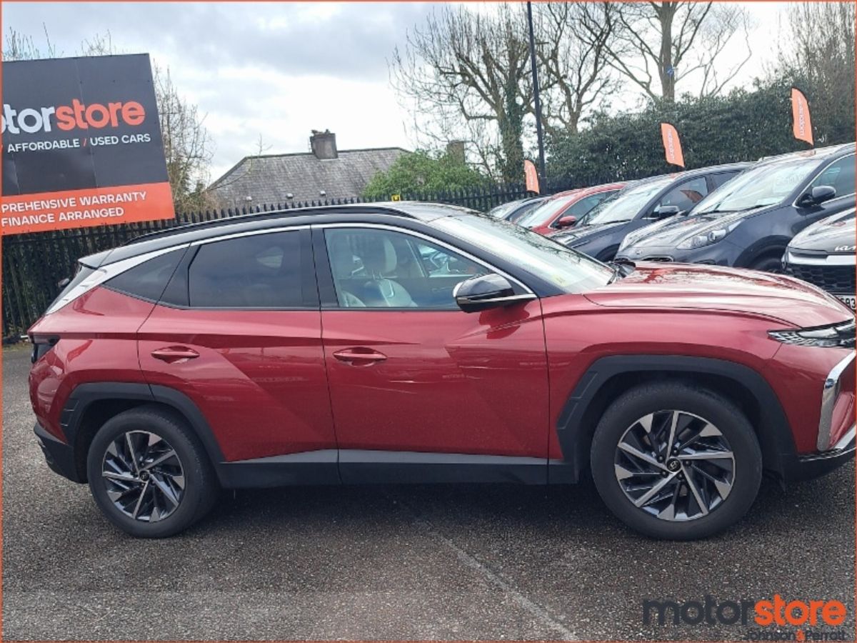 Hyundai Tucson 2WD Executive Plus w 2 Tone Roof