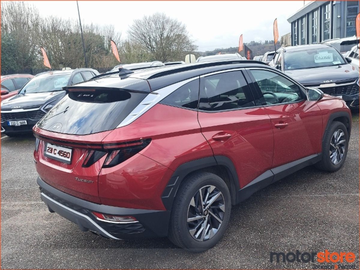 Hyundai Tucson 2WD Executive Plus w 2 Tone Roof