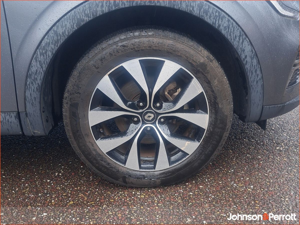 Renault Arkana ICONIC E-TECH HYBRID 145 AUTO