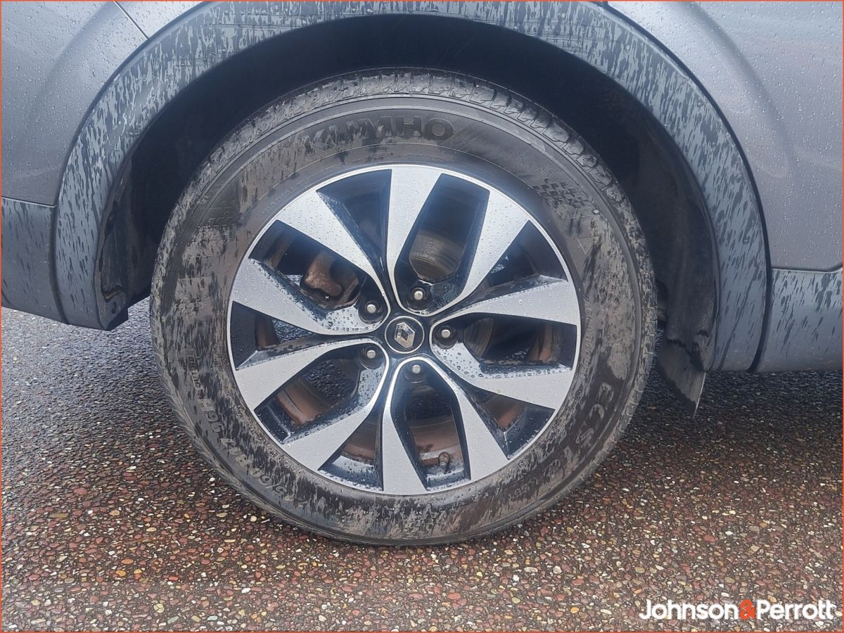 Renault Arkana ICONIC E-TECH HYBRID 145 AUTO