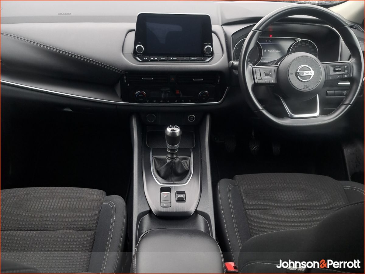 Nissan Qashqai 1.3 PET MILD HYBRID SV