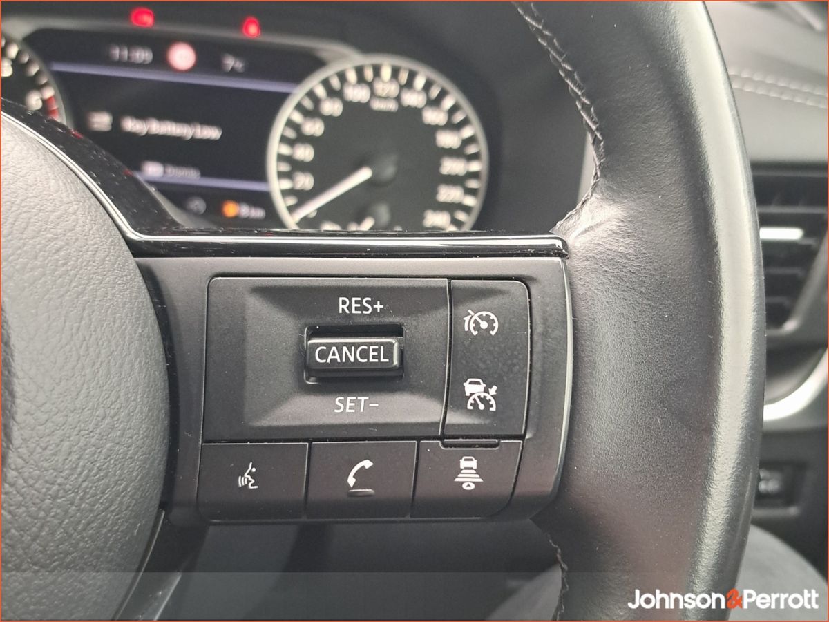 Nissan Qashqai 1.3 PET MILD HYBRID SV