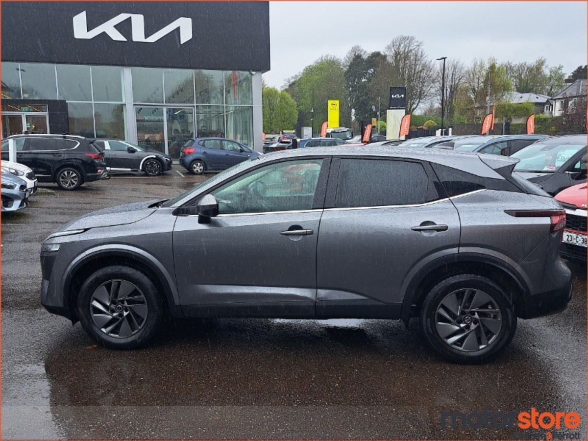 Nissan Qashqai 1.3 PET MILD HYBRID SV