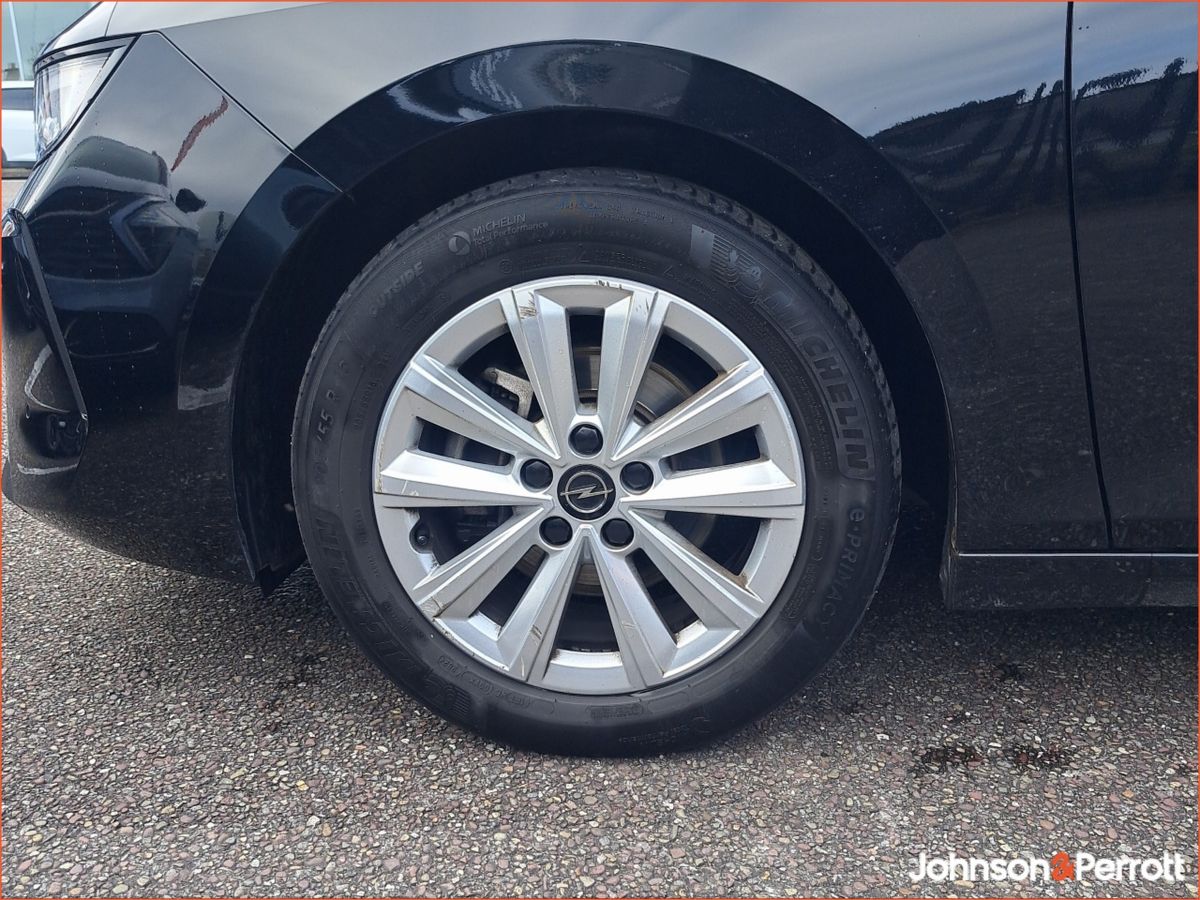 Opel Astra Elegance 1.2 Turbo 110PS Petrol 6 Speed