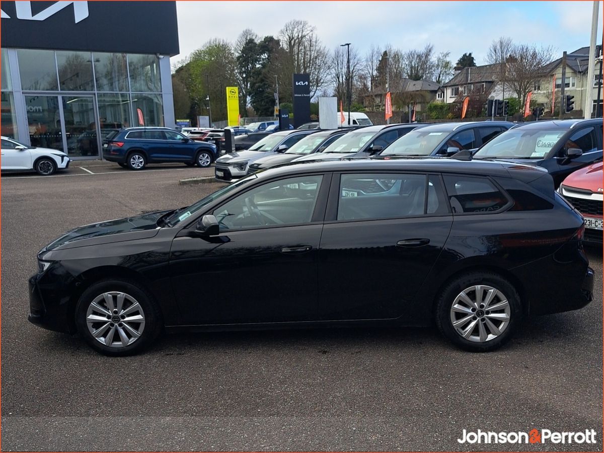 Opel Astra Elegance 1.2 Turbo 110PS Petrol 6 Speed