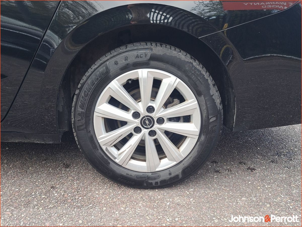 Opel Astra Elegance 1.2 Turbo 110PS Petrol 6 Speed